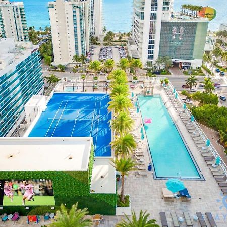 Wrap Around Balcony - Insane Views - Amazing Pools Apartment Hollywood Exterior photo