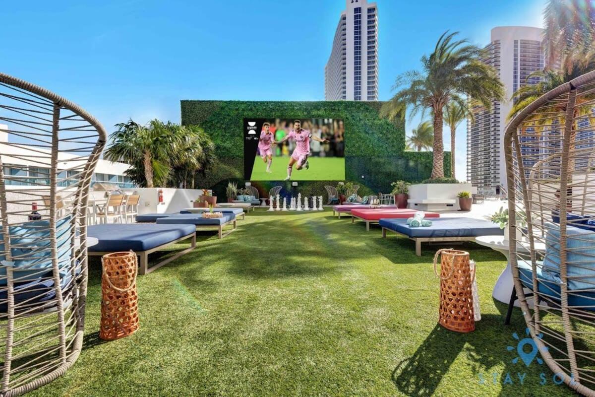 Wrap Around Balcony - Insane Views - Amazing Pools Apartment Hollywood Exterior photo